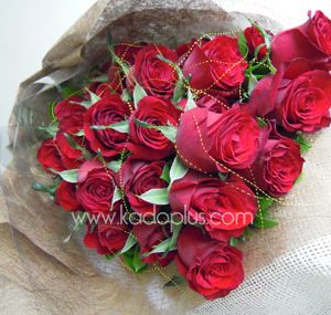 30 Red Roses Long Bouquet