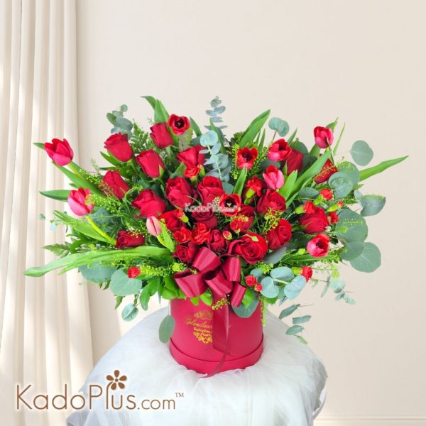 Bunga Tulip merah rangkaian meja. Fresh Flower Table Arrangment - KadoPlus Florist Jakarta Toko Bunga Jakarta