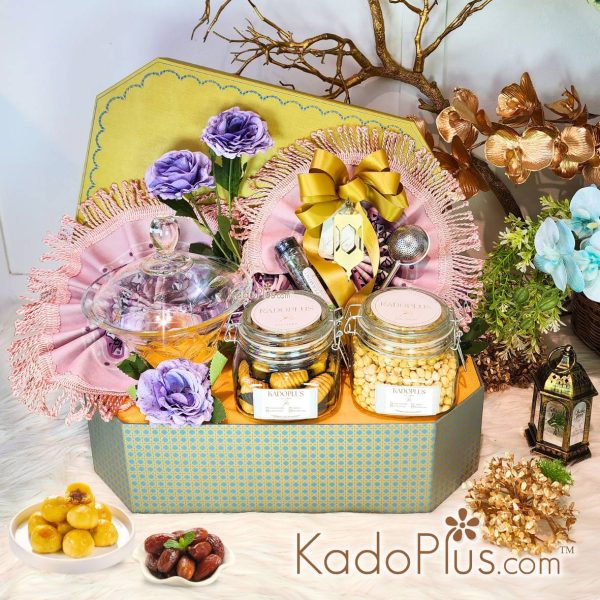 hampers lebaran terbaru kekinian cookies crystal. Hampers lebaran parcel lebaran Indonesia Hari Raya gift basket Ramadan Treasures 3