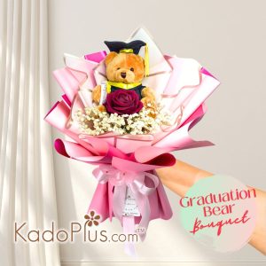 Buket bunga wisuda Jakarta, florist Jakarta same day, toko bunga Jakarta free ongkir, bunga kelulusan murah Jakarta, graduation bouquet Jakarta, kirim bunga hari ini Jakarta buket bunga toga bear