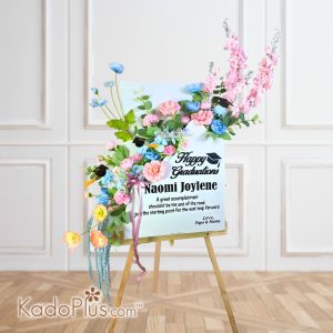 Standing Flower Box Artifisial Kadoplus untuk hadiah wisuda di Jakarta Jabodetabek.